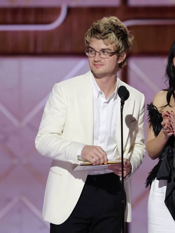 Joe keery thumbnail