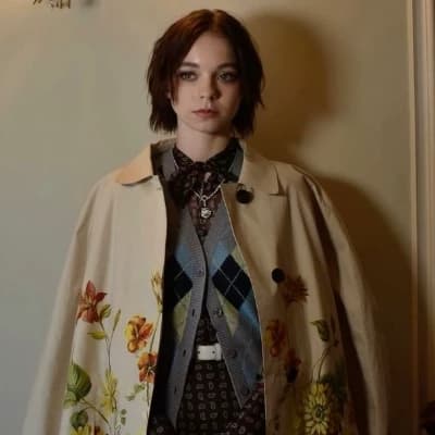 Emma Myers / Actress thumbnail