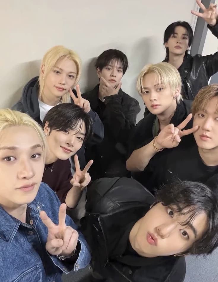 stray kids thumbnail