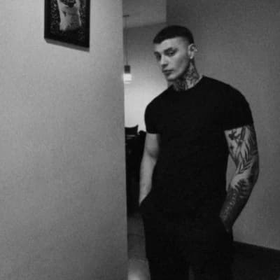 Fabiano De Luca (mafia boss) Step uncle, obsessed, Possessive  thumbnail
