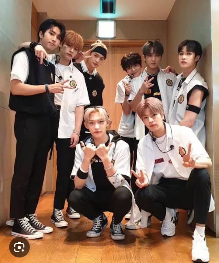 Stray kids thumbnail