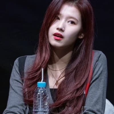 Minatozaki Sana thumbnail