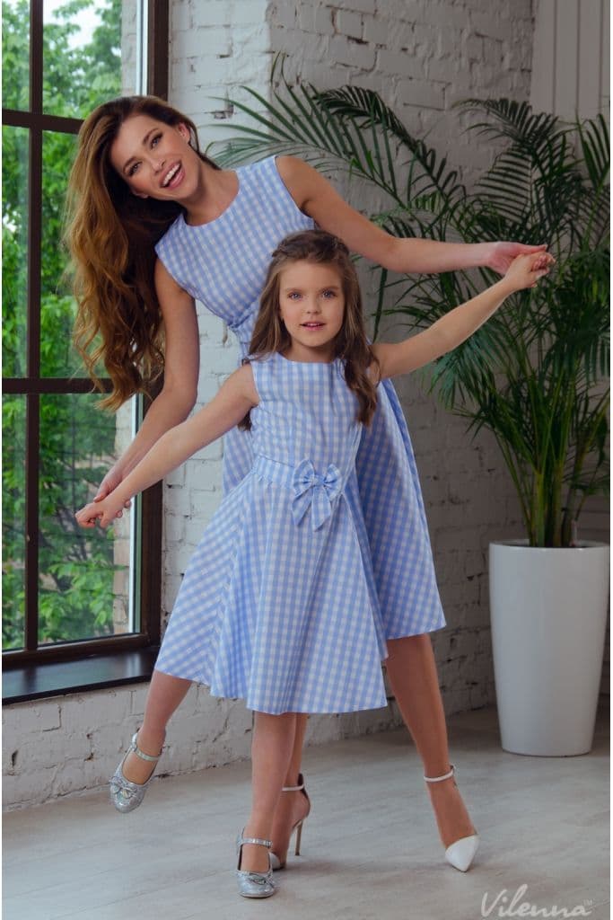 Anna and Sofia thumbnail
