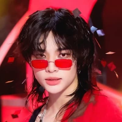 Hwang Hyunjin thumbnail
