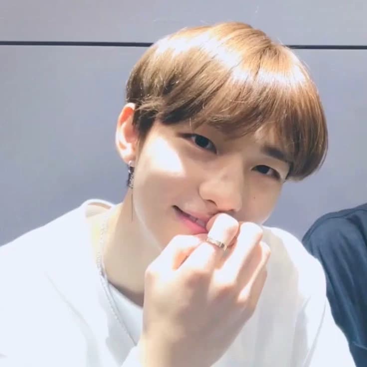 Hyunjin thumbnail