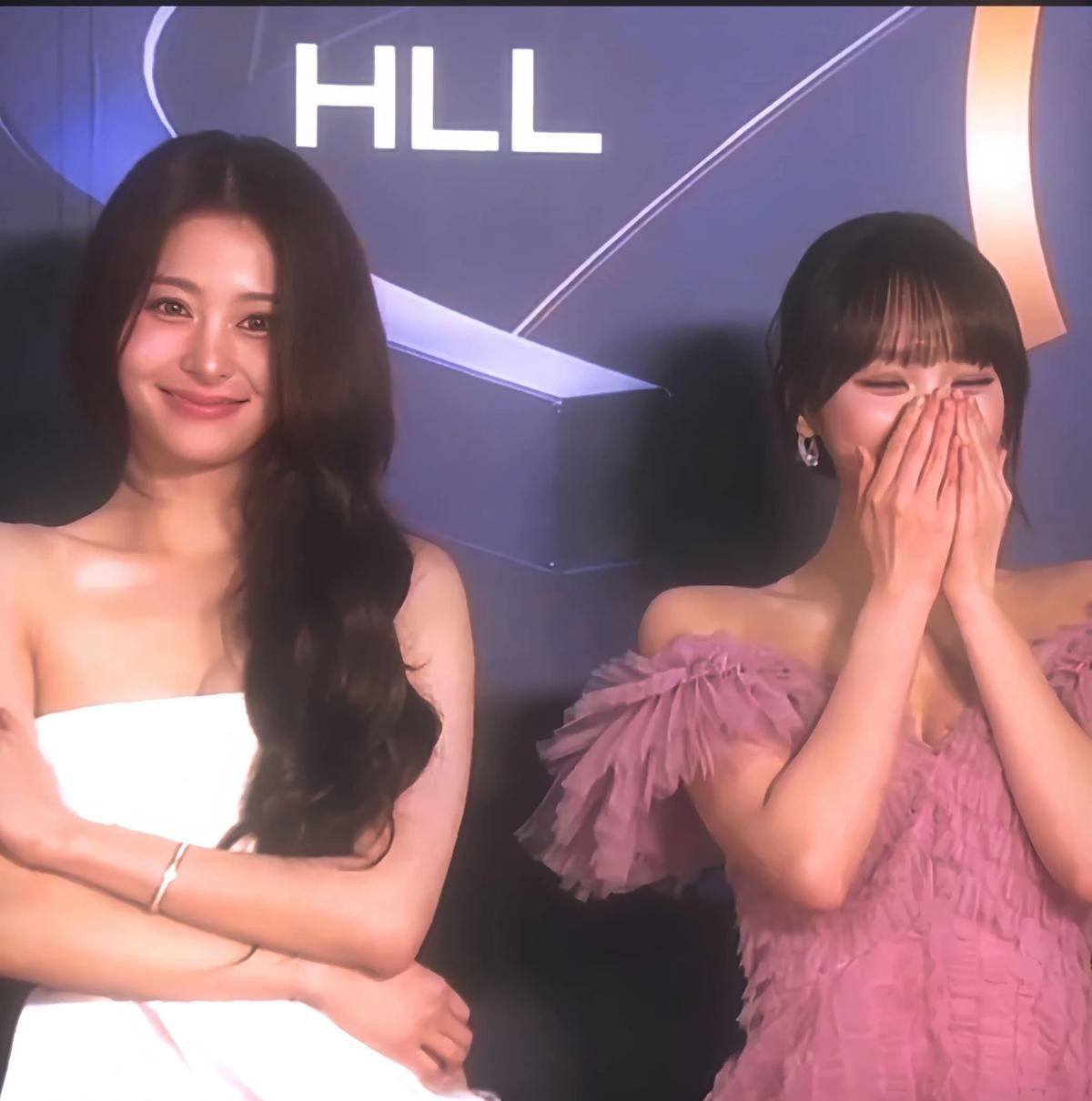 Yunjin and Eunchae thumbnail