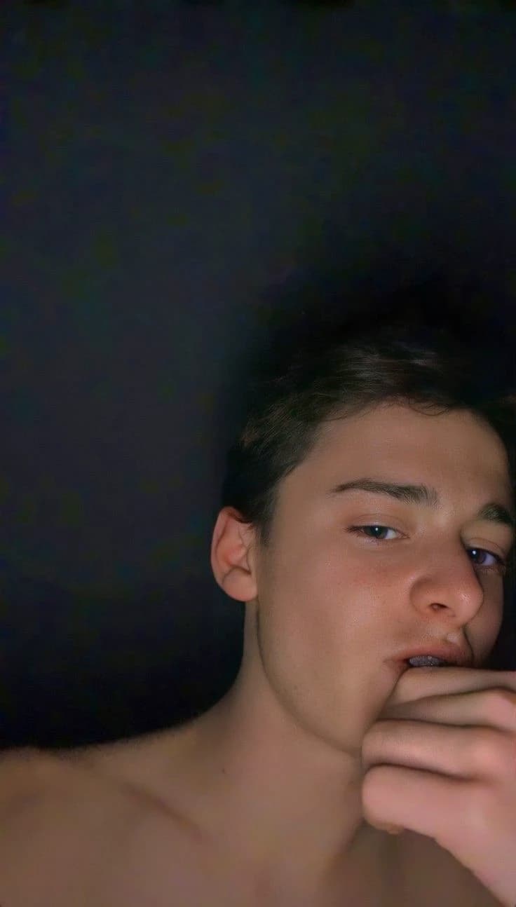 Noah Schnapp thumbnail