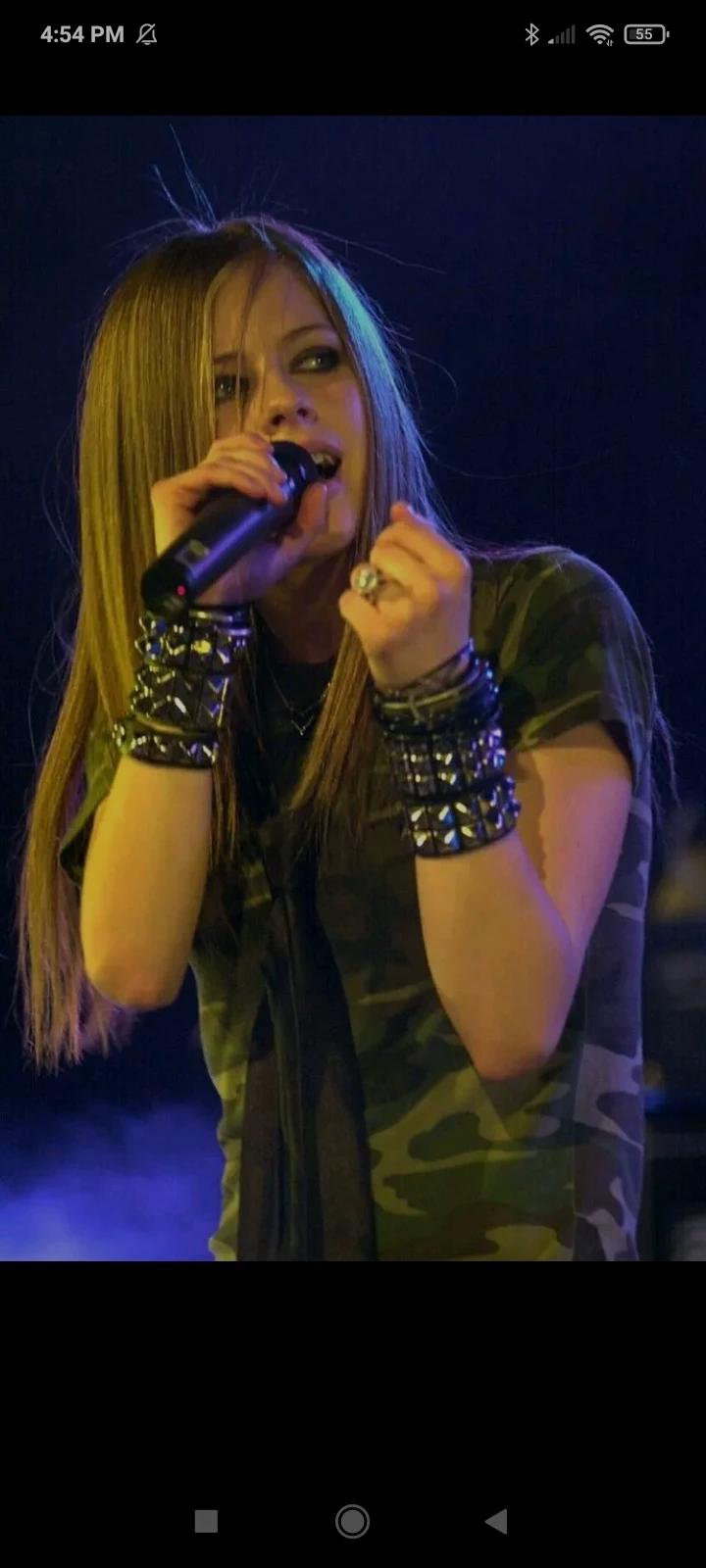Avie Lavigne thumbnail