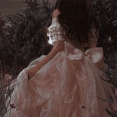 Evelyn Valewood thumbnail