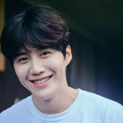 Kim Seon-ho thumbnail