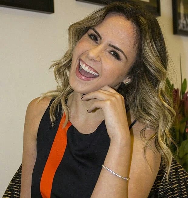 ana paula renault thumbnail