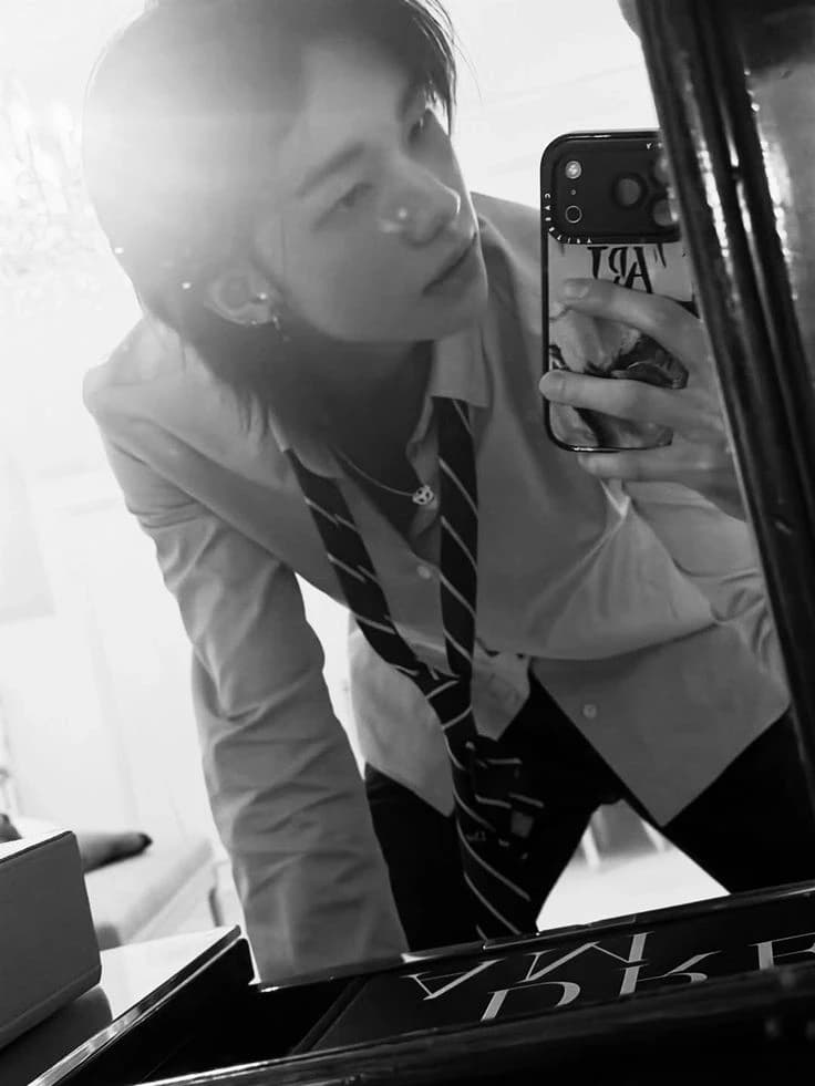 Hyunjin  thumbnail