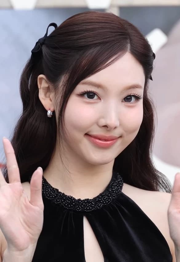 Nayeon thumbnail