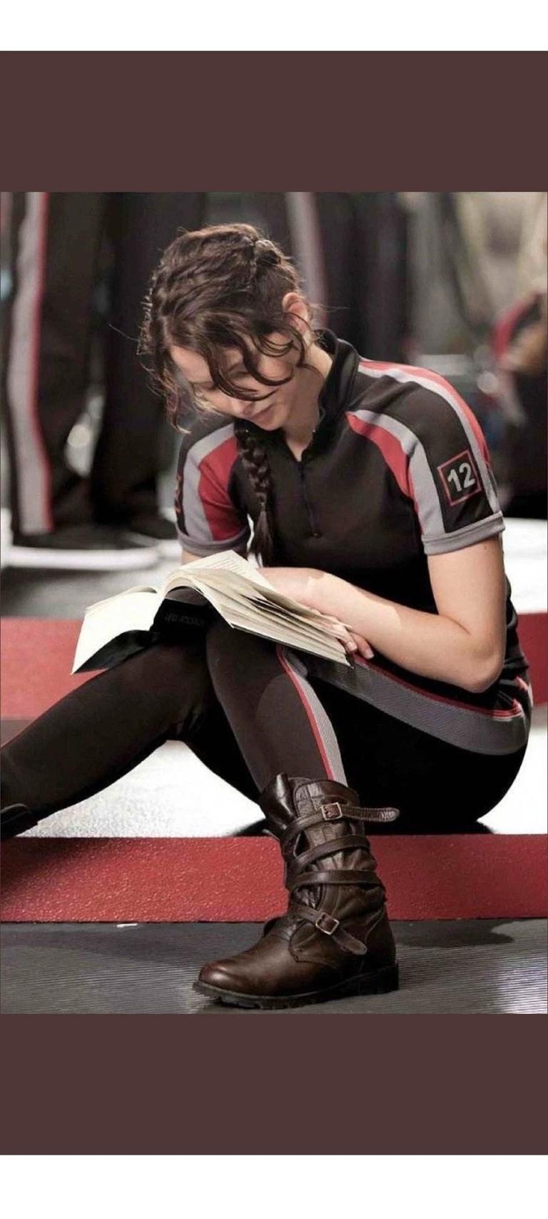 Katnss Everdeen - District 12 thumbnail