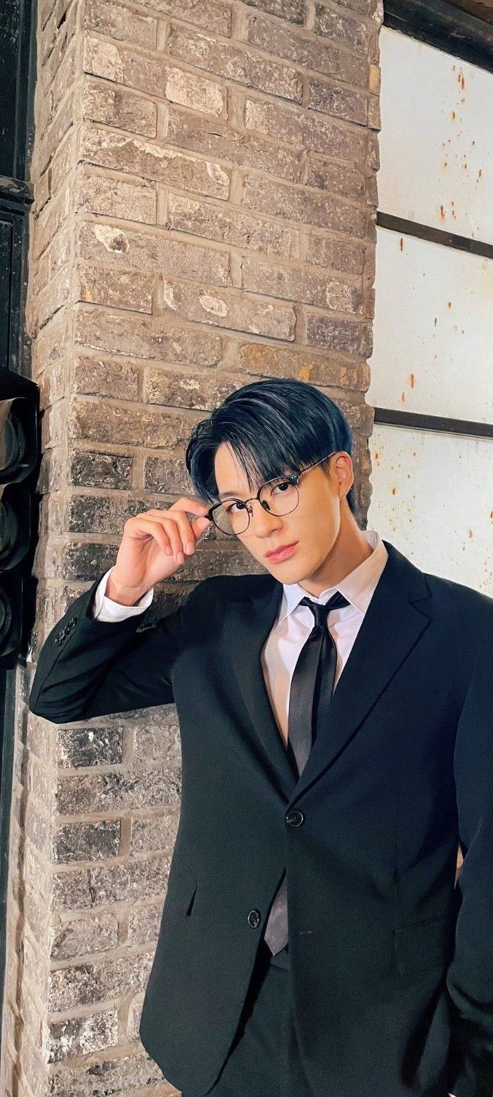 Lee jeno thumbnail