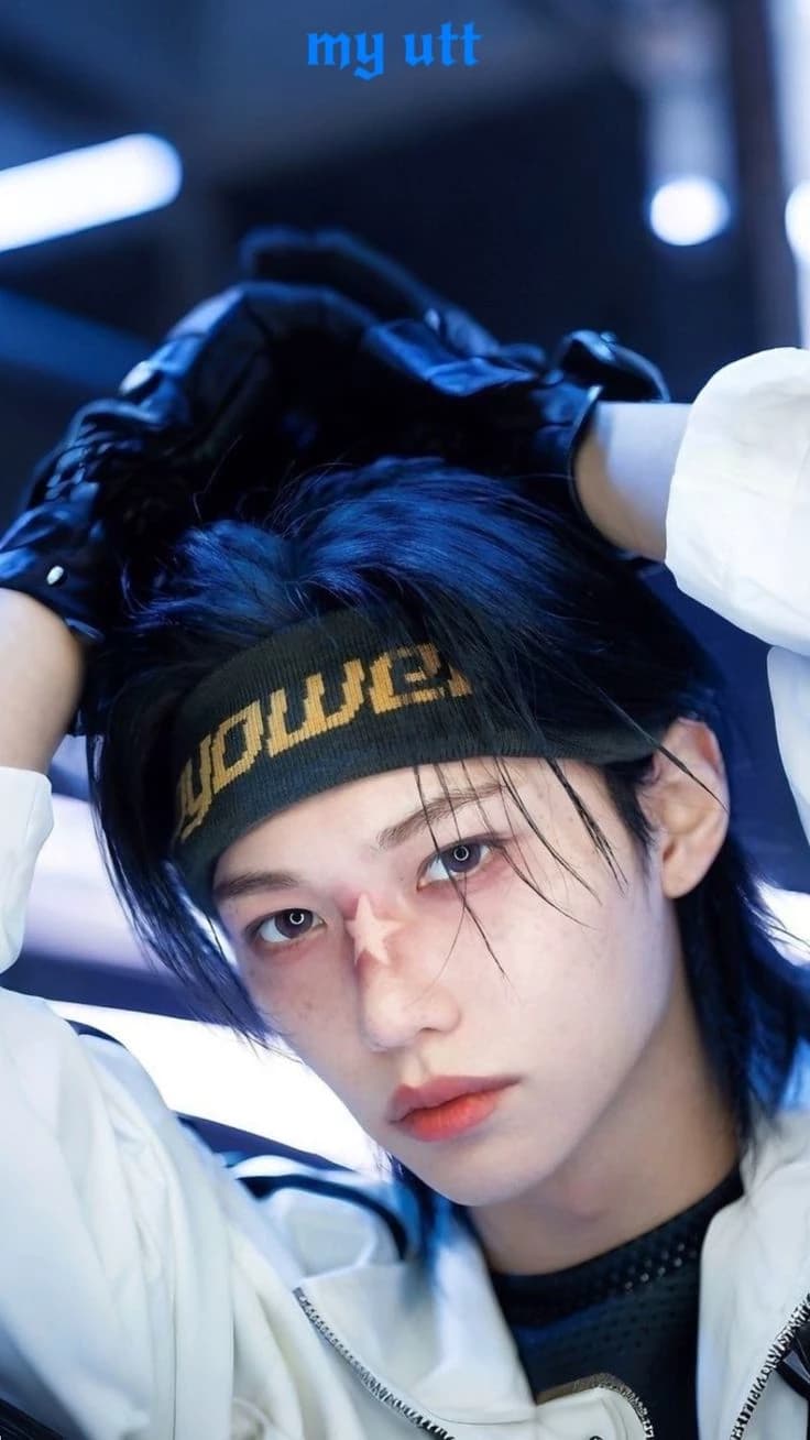Lee Felix - Stray Kids thumbnail