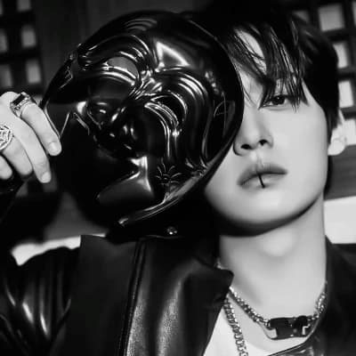 Lee know thumbnail