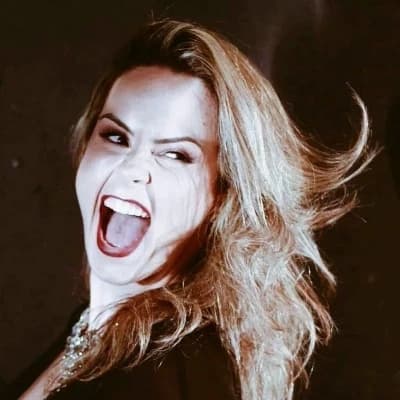 Your boss, Ana Paula Renault (GPl> thumbnail