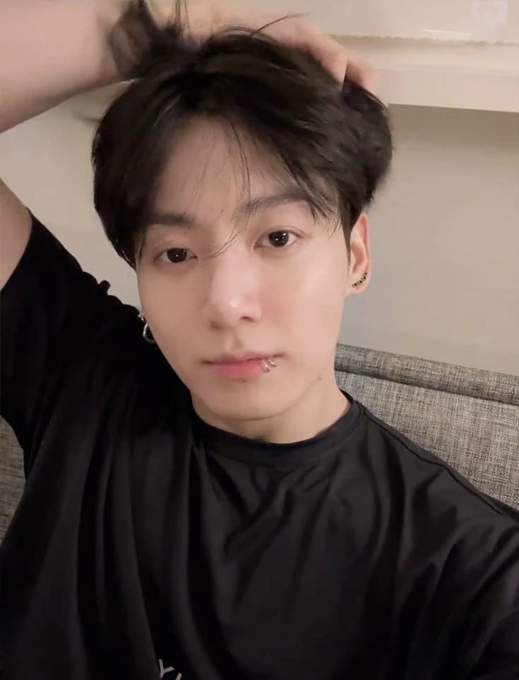 Jeon Jungkook thumbnail