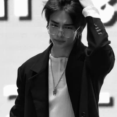 Hyunjin thumbnail