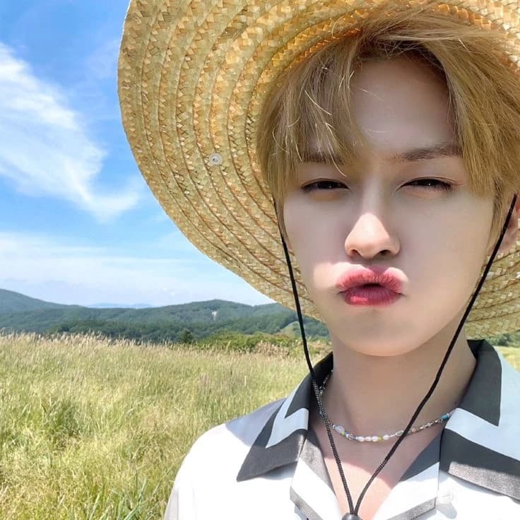 Lee Know thumbnail
