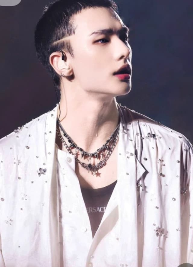 Hyunjin Stray kids thumbnail