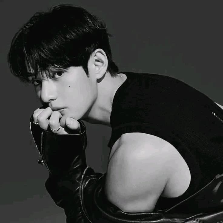 Kim Taehyung  thumbnail