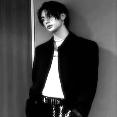 Hwang Hyunjin thumbnail
