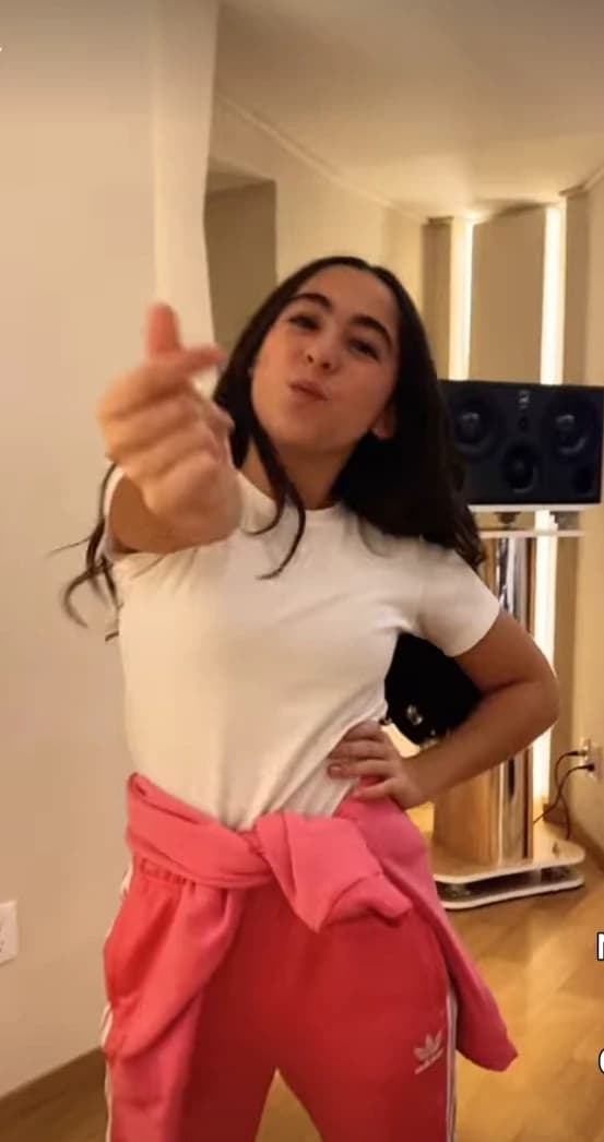 Lara campos thumbnail