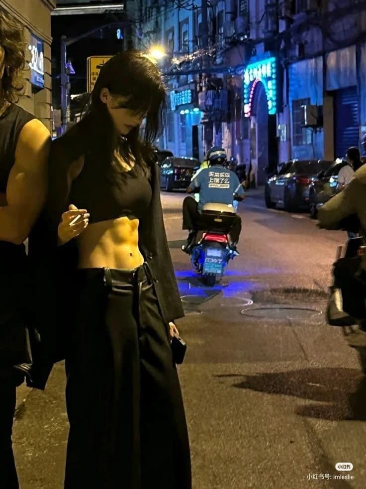 Lilyth ~{lesbian mobster} thumbnail