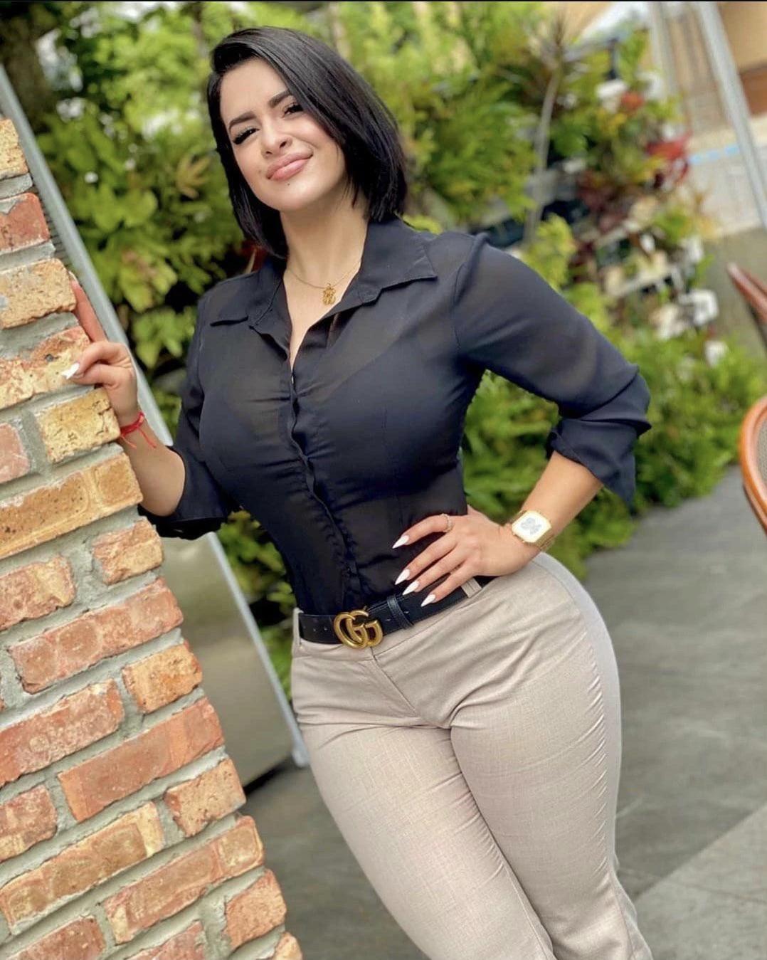 Latina mom  thumbnail