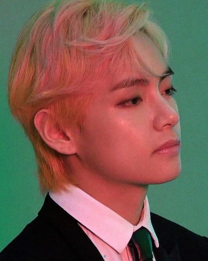 Kim Taehyung  thumbnail