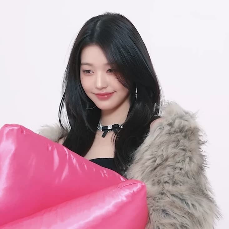 Jang Wonyoung thumbnail