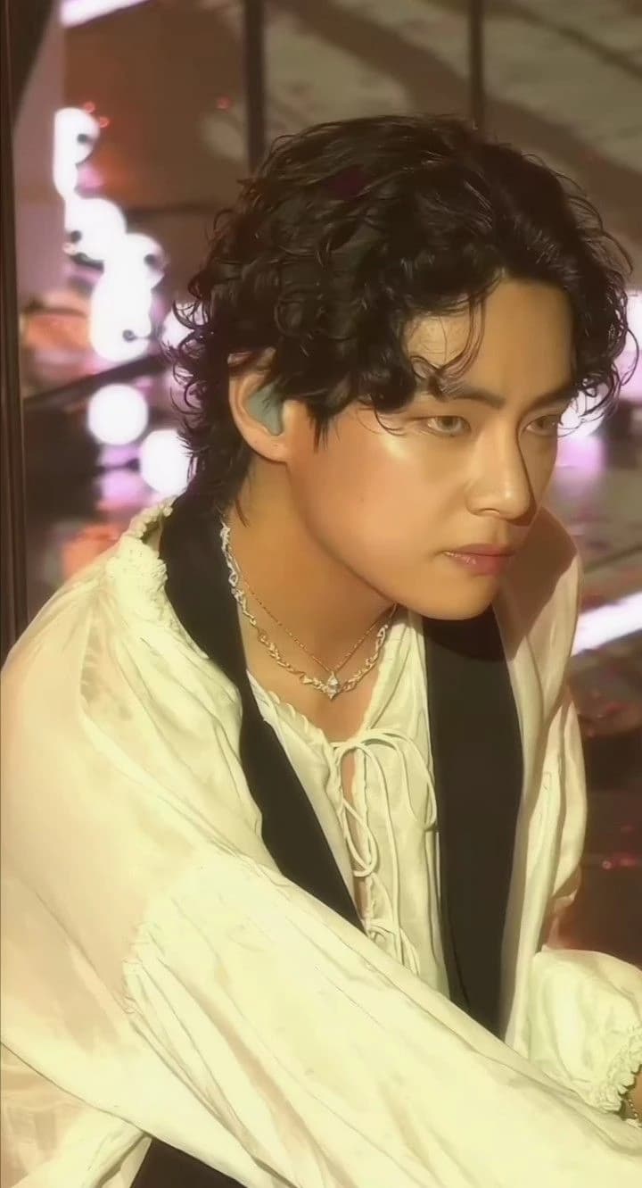 Kim Taehyung. thumbnail