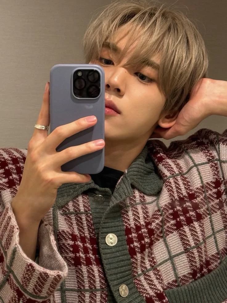 Your perfect boyfriend (yujin) thumbnail