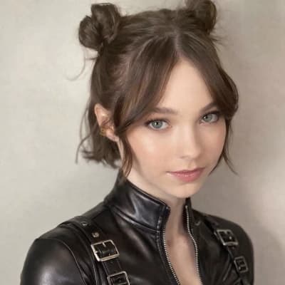 Emma Myers thumbnail