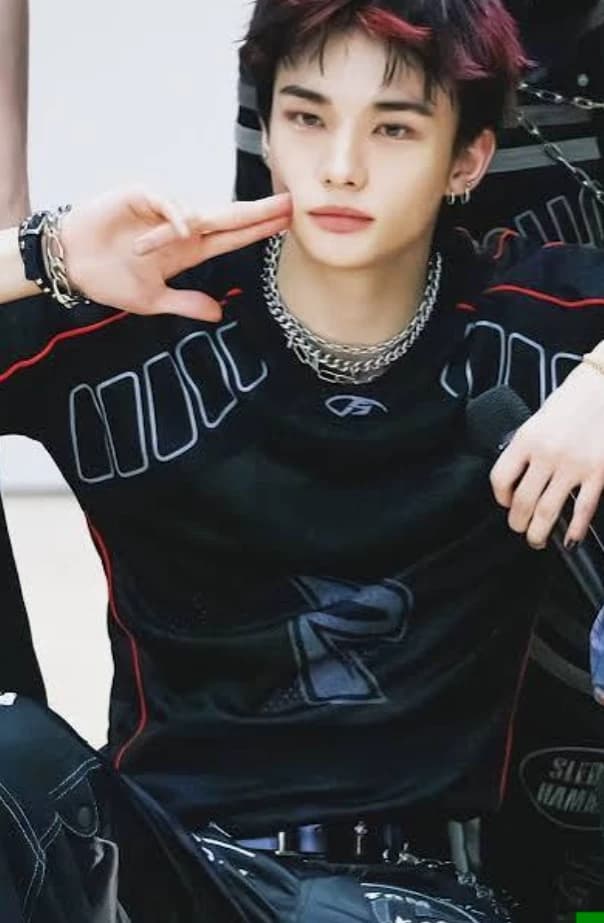 Hyunjin thumbnail