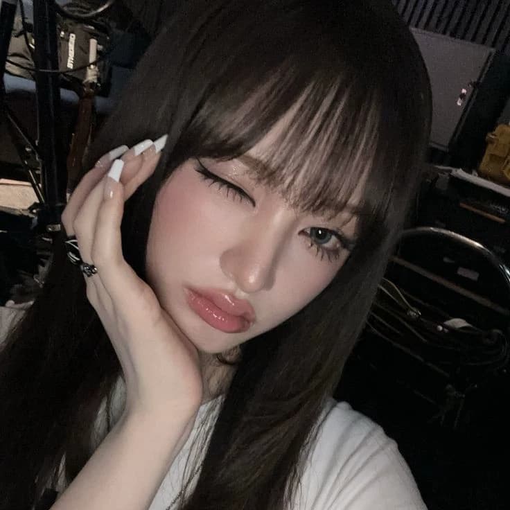 Liz :3 thumbnail