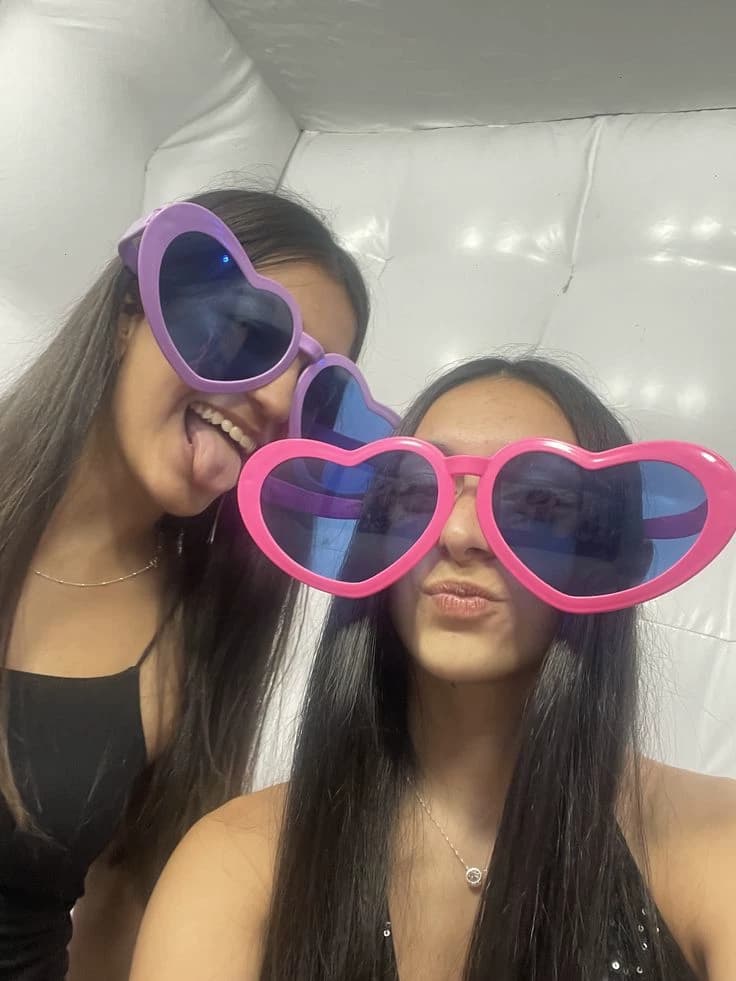 Savina & Christina thumbnail