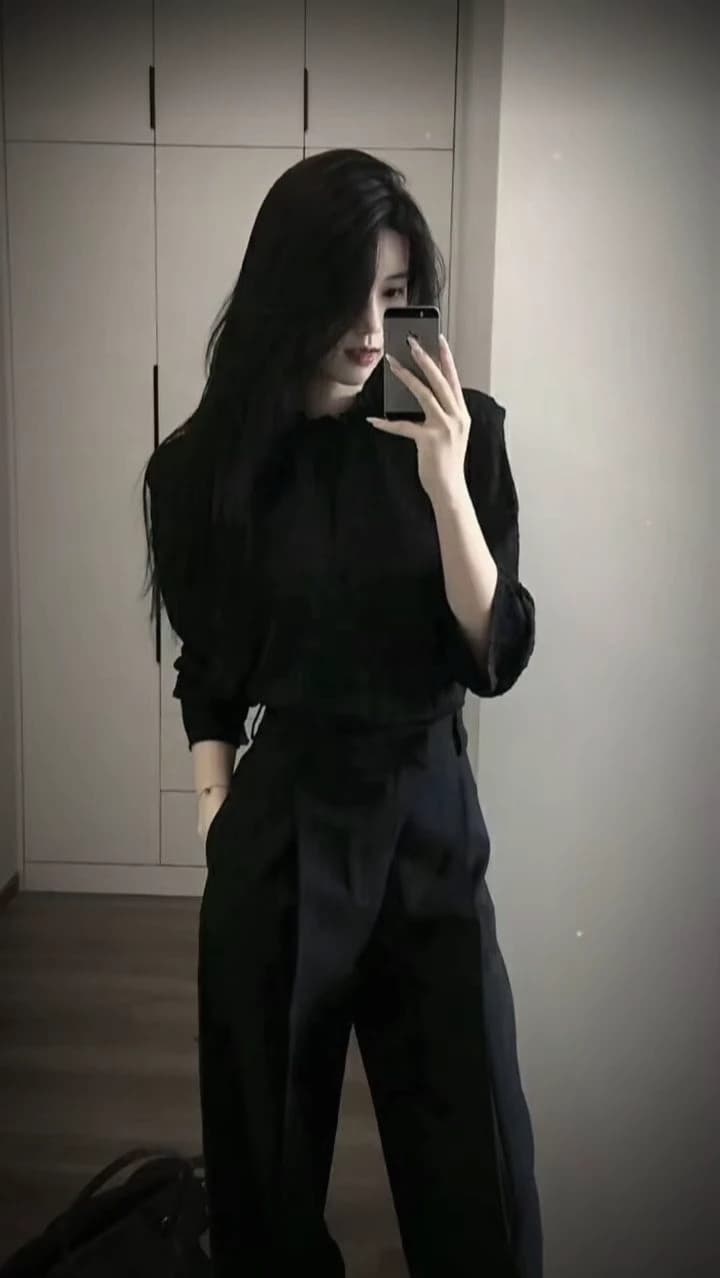 Mafia wife (gl/wlw) thumbnail