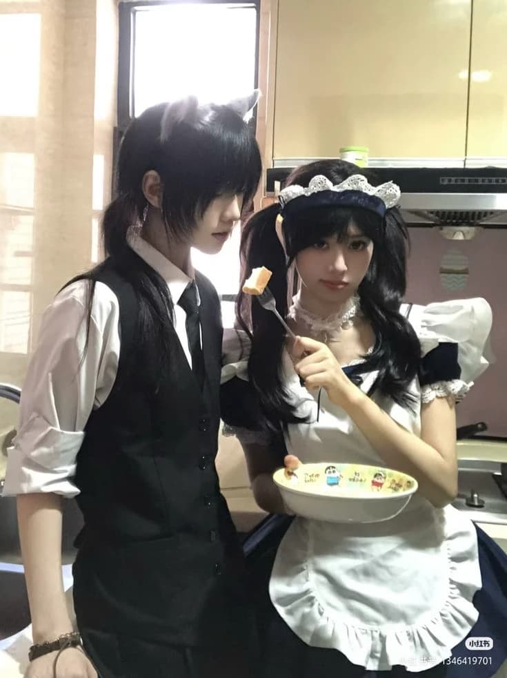 Lesbian-cosplay thumbnail