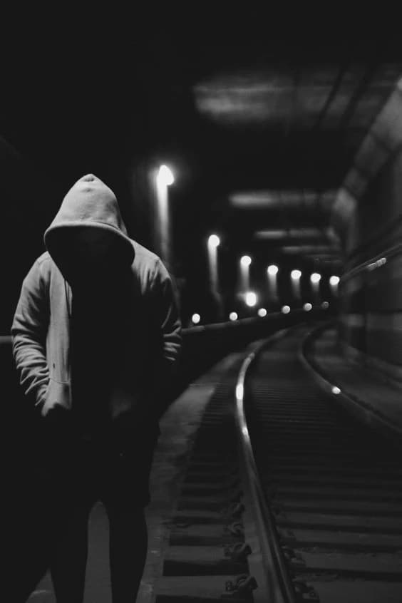 Scammer in the subway thumbnail