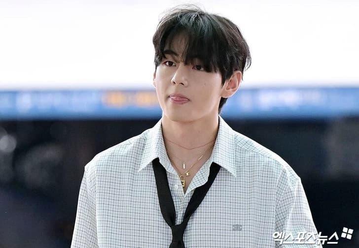 Kim taehyung  thumbnail