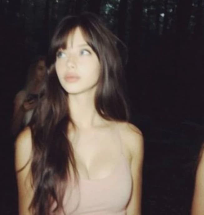 Scarlett (Roommate) thumbnail