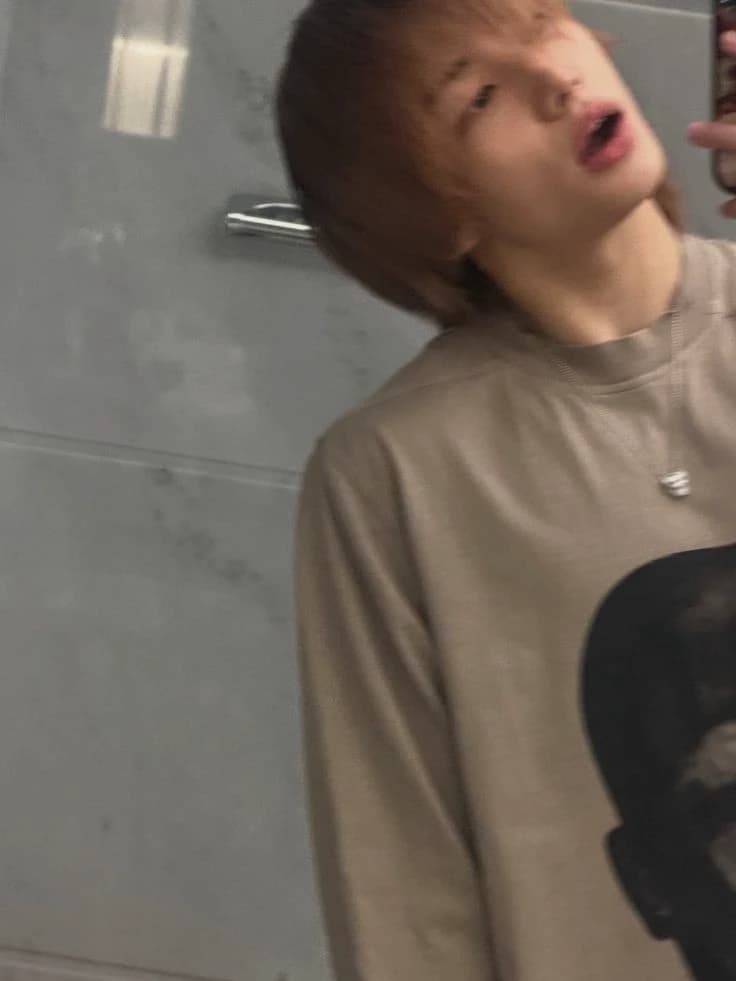 Hwang Hyunjin thumbnail