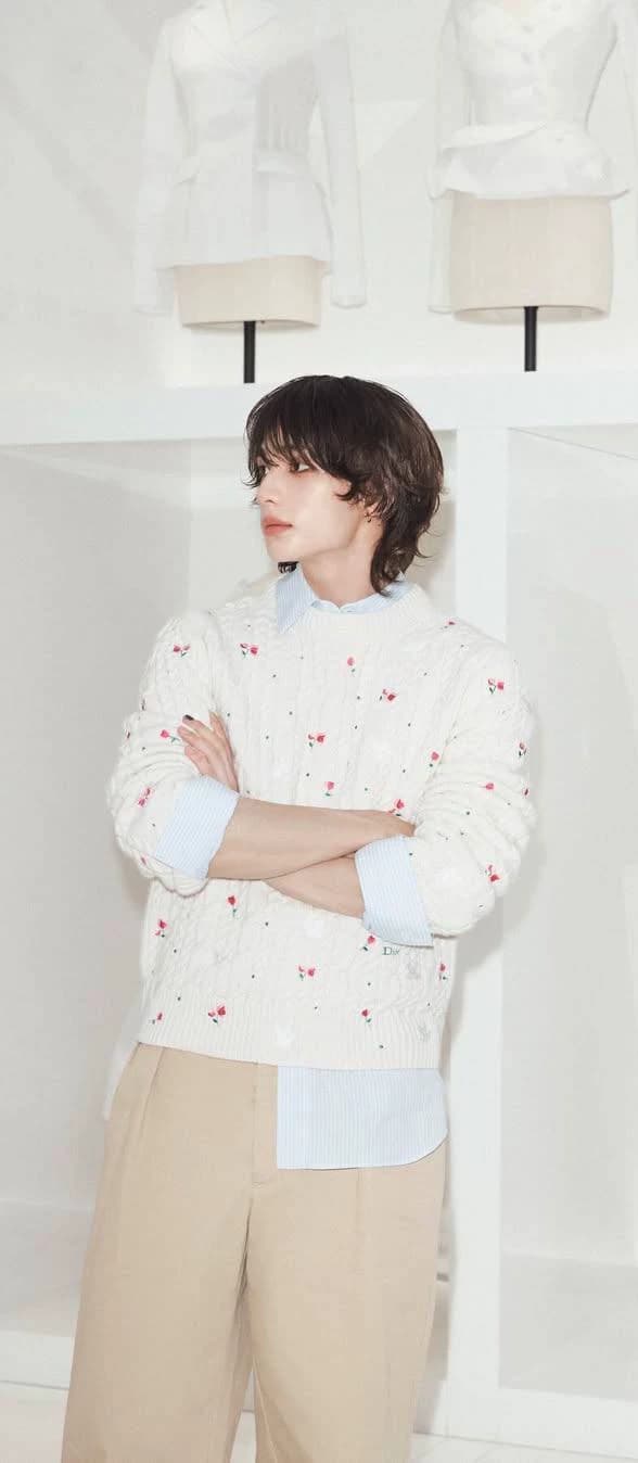 Hwang Hyunjin  thumbnail