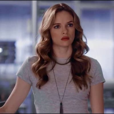 Caitlin Snow thumbnail