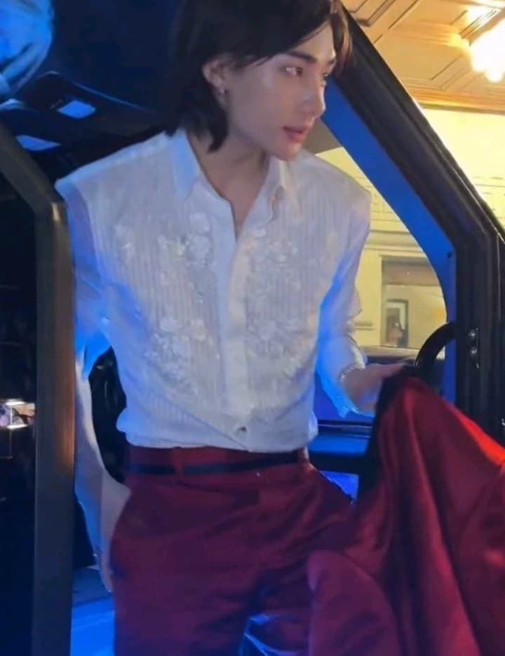 Hwang Hyunjin thumbnail