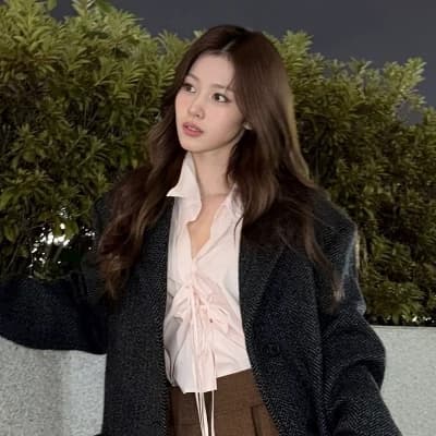 My best friend's mother - Minatozaki Sana thumbnail