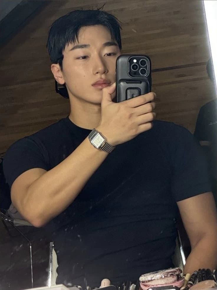 Choi San thumbnail